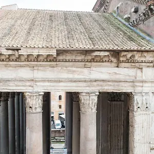  Holiday home Luxurious Loft Facing The Pantheon